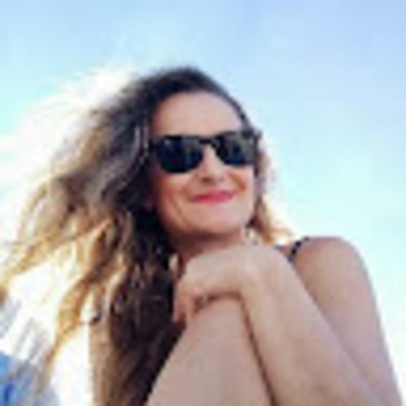 Meet your Posher, Julia - Picture 1 of 1